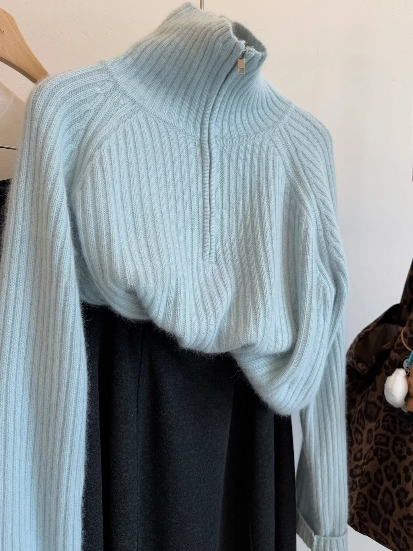 

Ladies' Soft Camere Sweater Long Sve Zipper Ne Loose Fit Winter Knitted Top Casual Versatile Color Commute Sle