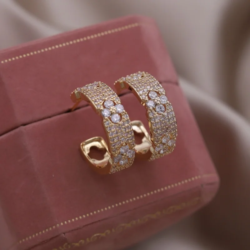 2024 韓国新デザインファッションジュエリー 16 18k ゴールドメッキ C タイプジルコンフラワーイヤリング高級女性のプロムパーティーアクセサリー