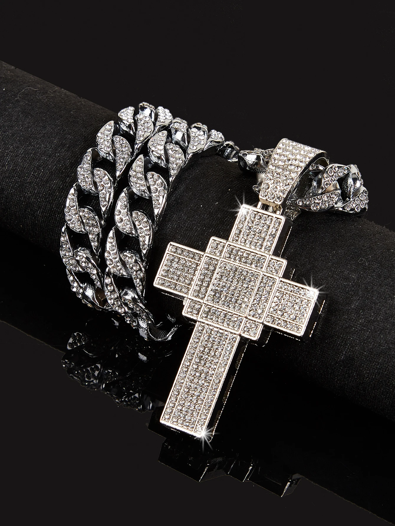 New Design Punk Rhinestones Decor Cross Pendant Ice Out Cuban Necklace For Hip Hop Party