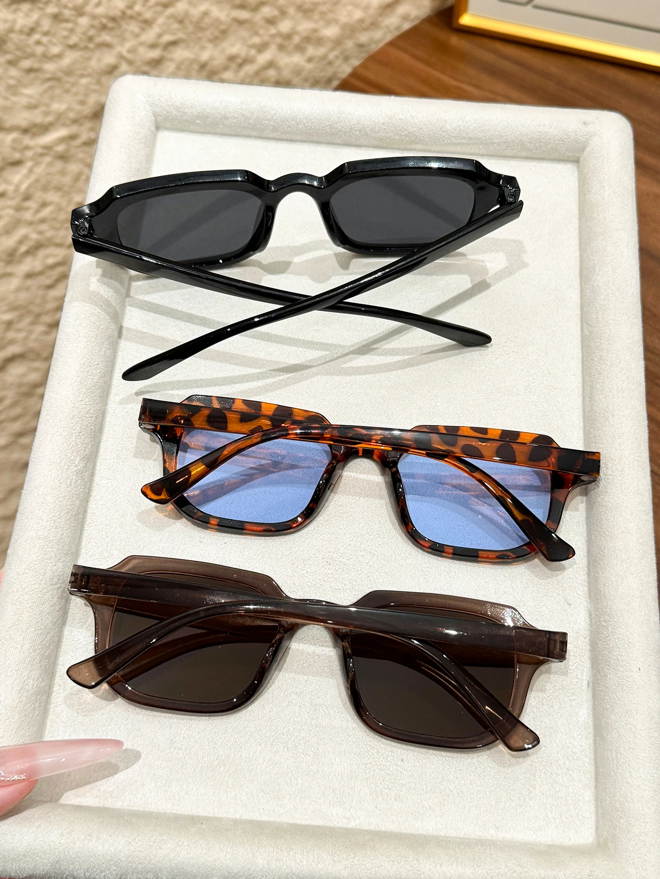 3-teiliges Set klassischer kleiner quadratischer Sonnenbrillen für Damen und Herren, hochwertige Sonnenbrillen für Reisen und Autofahren, Bonbonfarben – Detail 9