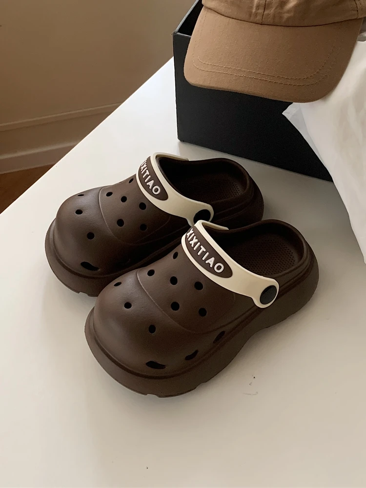 Women Garden Sandals Shoes Thick Sole Beach Slippers Cool And Versatile Hole Shoes Fashionable 2024 Summer Women Slippers