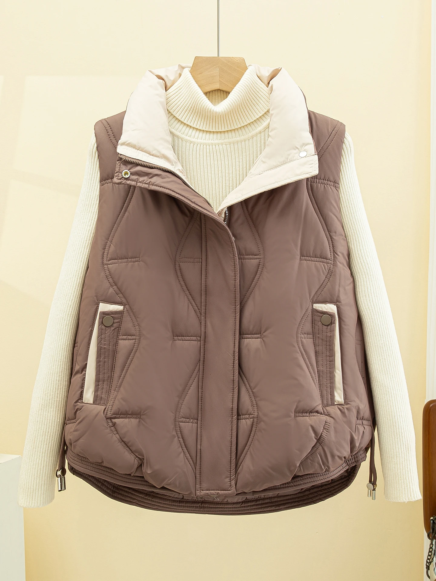 Faionable Gilet en duvet pour femme Automne Hiver Nouveauté Vêtements d'extérieur Sli Coton matelassé Jaet Zipper Design Thiened Polye...