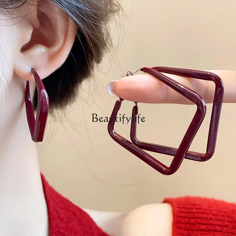 

Minimalist red square earrings, high-end retro Hong Kong style earrings.