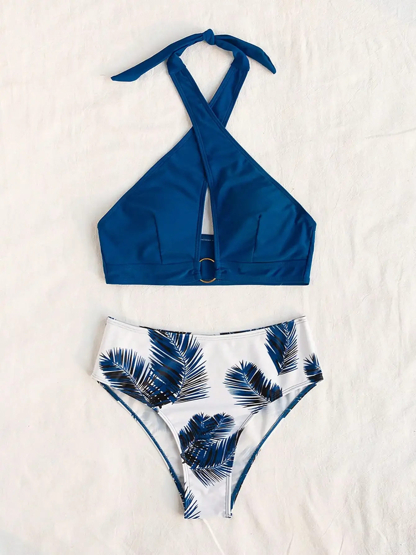 

Летний купальник с разрезом на шее и воротником-стойкой, удобный для праздников для серфинга.