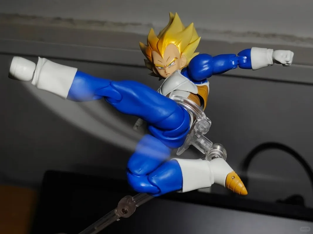 Op voorraad Bandai SHFiguarts Super Saiyan 2 Vegeta - Awakening The Super Saiyan Blood DragonBall-actiefiguur