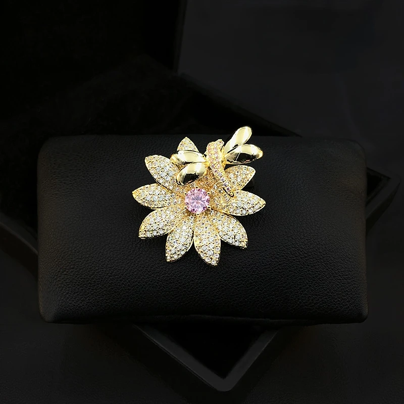 

Sunflower Brooch Cute Women Versatile Creative Corsage Luxury Badge Clothes Decoration Suit Accessories Rhinestone Jewelry Pins