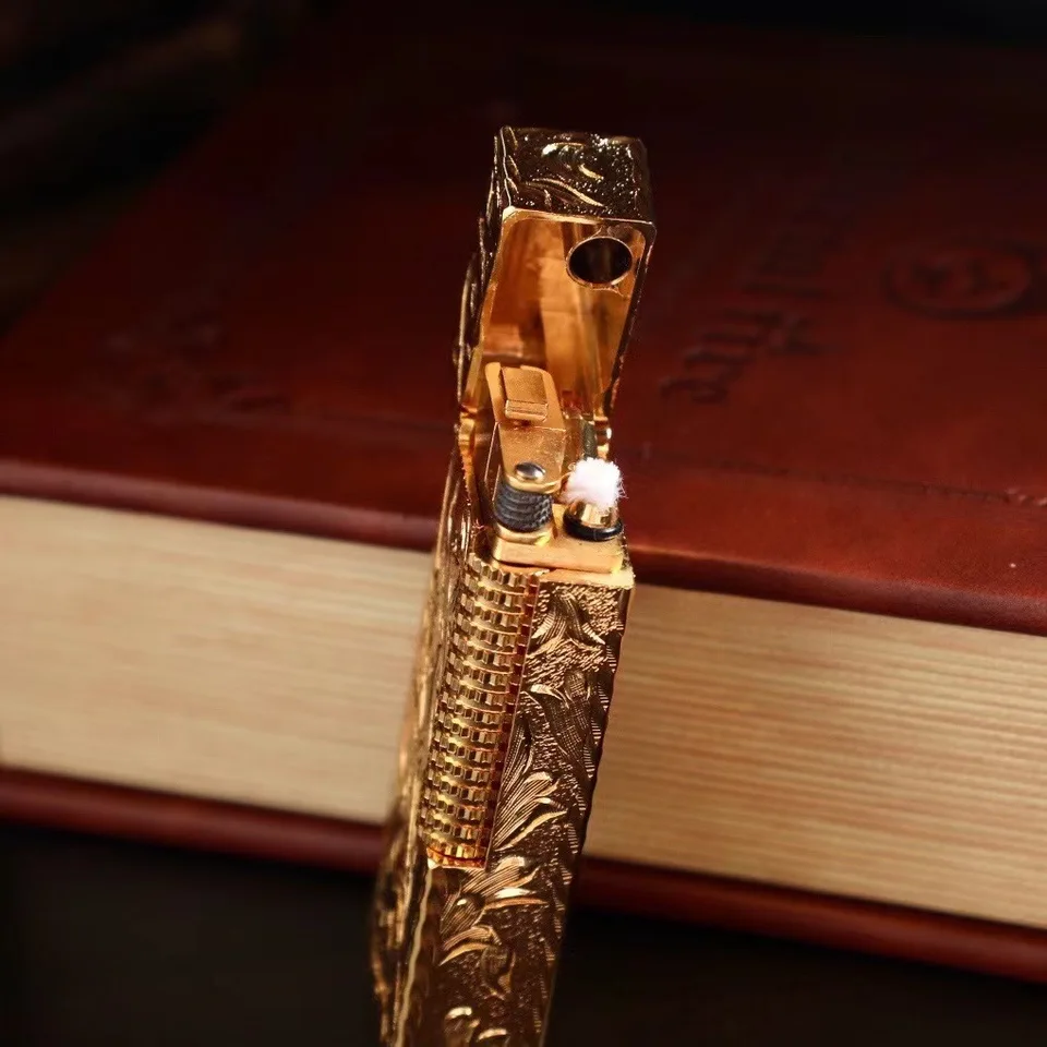 expensive cigarette lighters Luxury Classic Kerosenes Lighter Gold Narrow Lighter with Wave Stripe Side  Flint Wheel wicks lighter Brass petrol Lighter