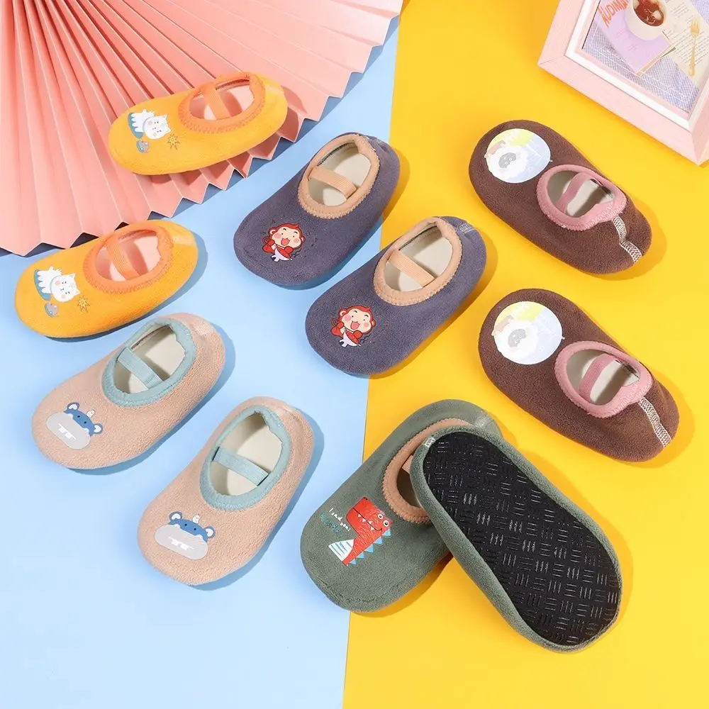 Rubber Sole Baby Sock Warm Cushion Cartoon Design Infant Soft Soled Shoes Lightweight Anti Skid Baby Walker Sneakers