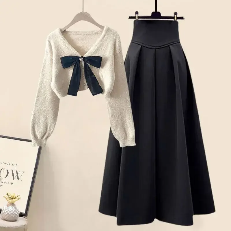 

Spring and Autumn Set Women's 2024 New Korean Fashion Waist Reducing Sweater High Waist Half Skirt Two Piece Sets N301