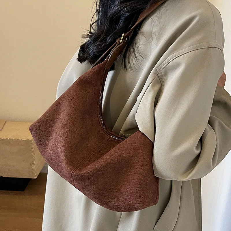 

Женская матовая сумка через плечо в стиле ретро, новая осенне-зимняя универсальная сумка через плечо большой вместимости, сумка-тоут для занятий и путешествий