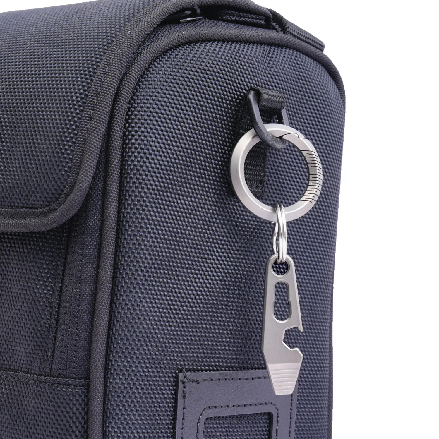 MINI Titanium Alloy Pry Bar Multifunctional Small Bottle Opener Can Be Pried Open The Jar Functional Keychain Pendant