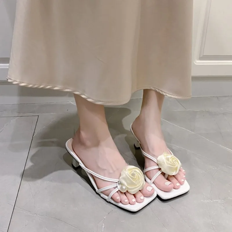 

2026 New Summer Fashionable Elegant Flowers Square Women Slipper Slip On Elegant Thin Heel Dress Sandals Ladies Slides Shoes