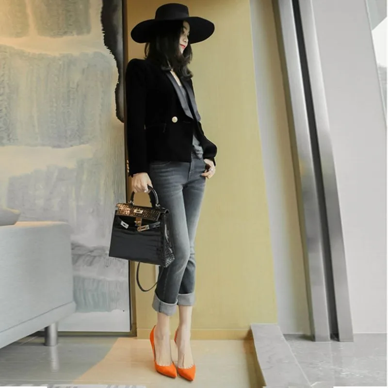 ベルベットの女性用ブレザー、小さいサイズのスーツ、春と秋の新作、長袖、エレガントでスリムなメタルボタン付きサテンのトップス、アウターウェア