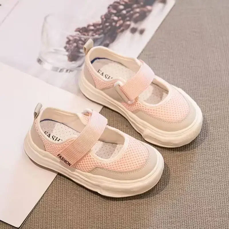 Scarpe a fondo piatto per ragazze 2024 nuove calzature traspiranti in tessuto a rete per bambini bambina scarpe singole in stile coreano primavera