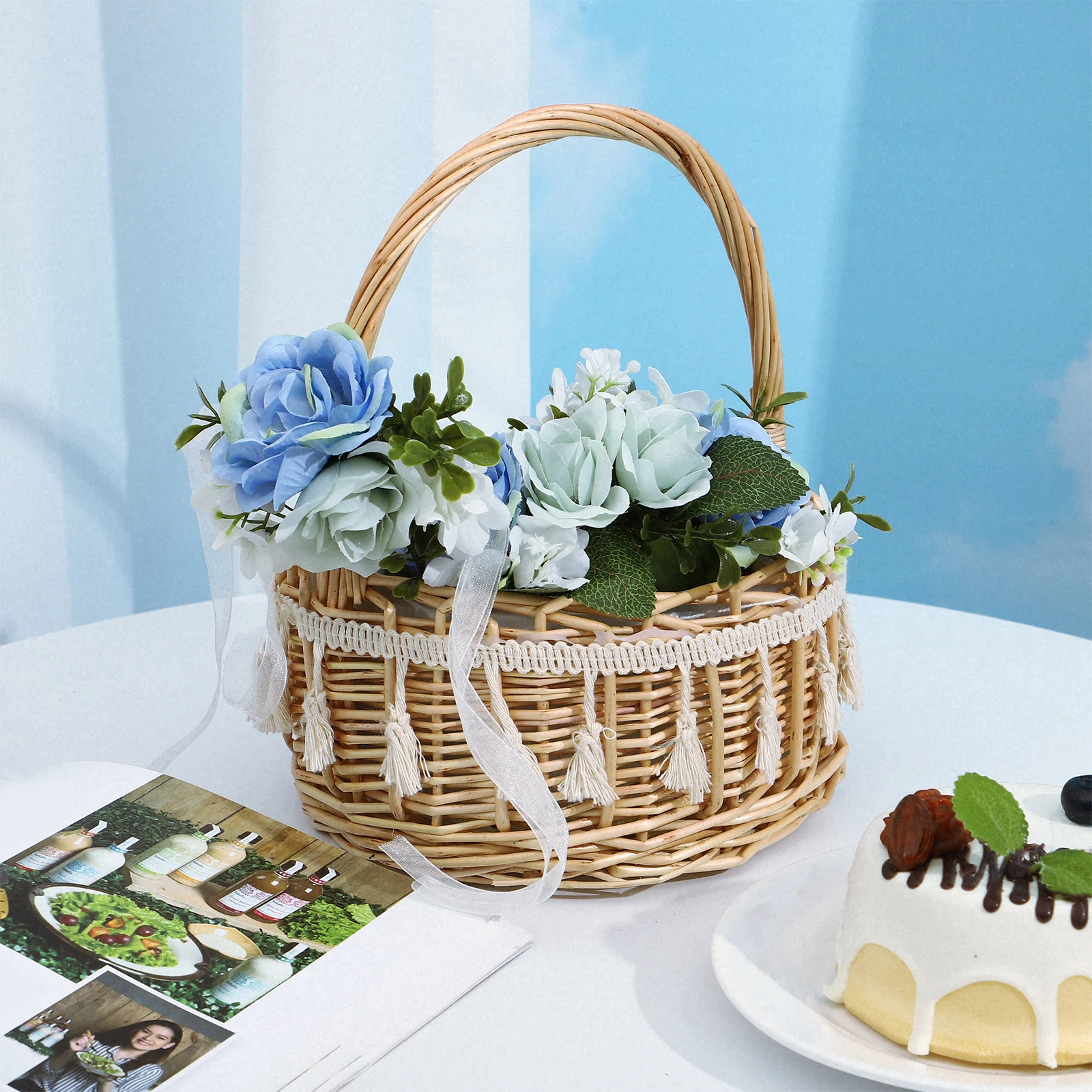 

Portable Handheld Flower Basket Woven Rattan Bridal Photo Prop Small Natural Design Storage Home Use Decorative