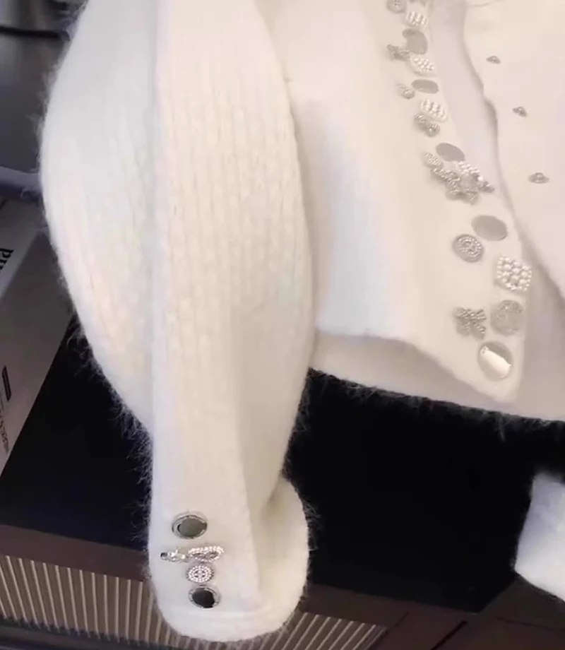 White Sweater Coats Women Spring Autumn New O-Neck Beading Single Breasted Knitted Cardigans Fashion Elegant Long Sleeves Tops