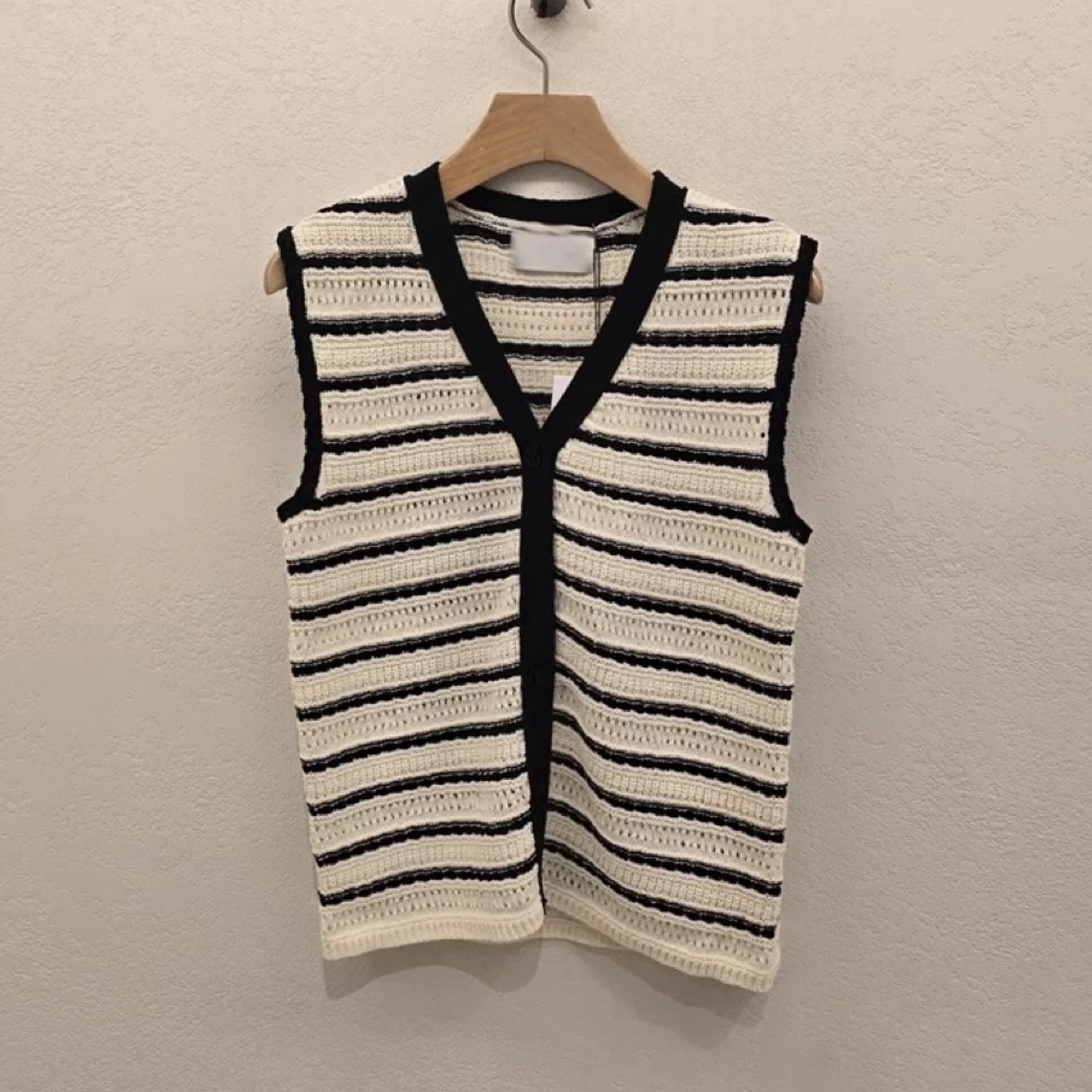 Top Sem Mangas Versátil de Verão LTT 25, Tricotado, Decote em V, t, Bloco de Cores, Com Botão, Design Simples Estilo C...