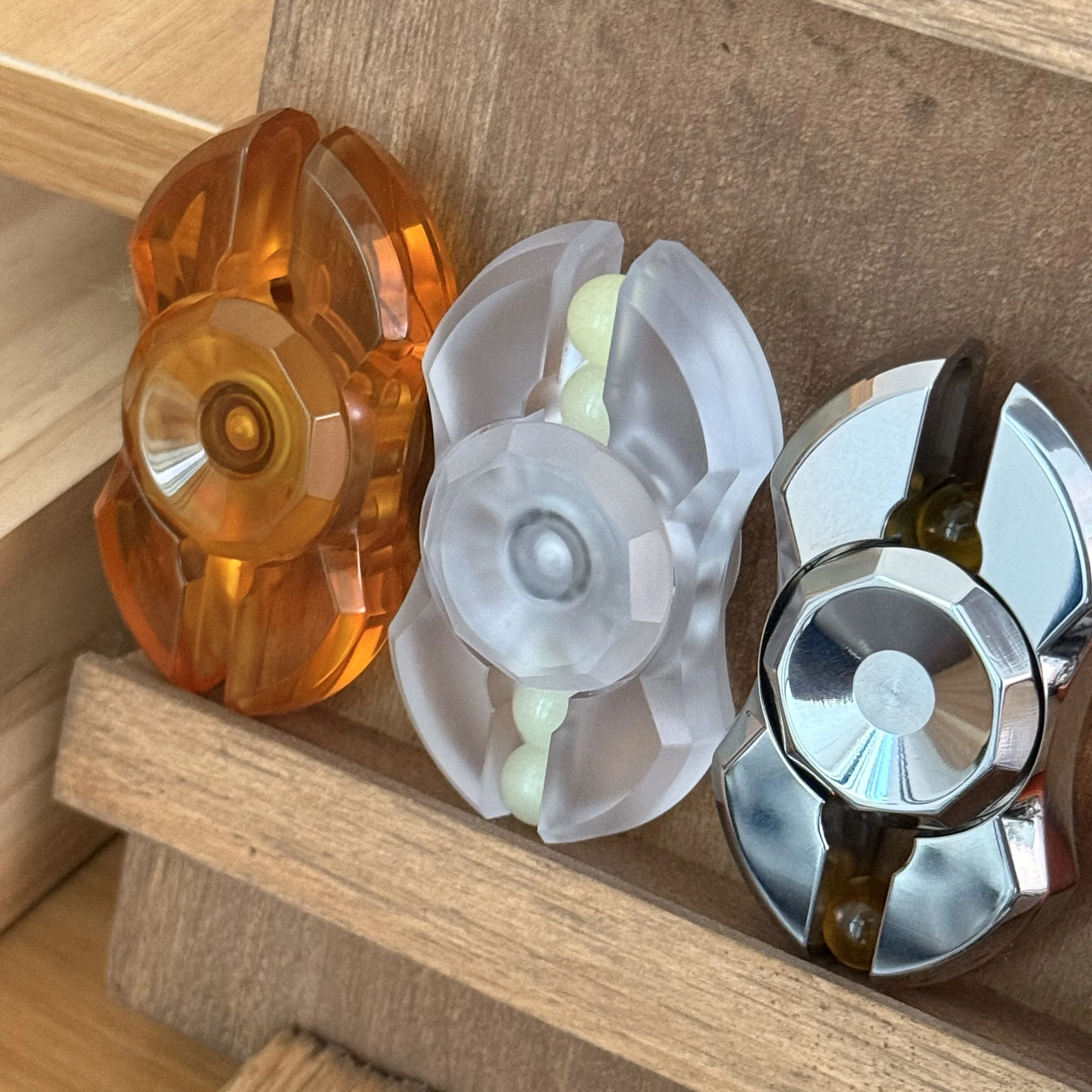 EDC Stainless steel two-page finger-top spinning toy for EDC an adult metal spinner toy Finger Top Spinner