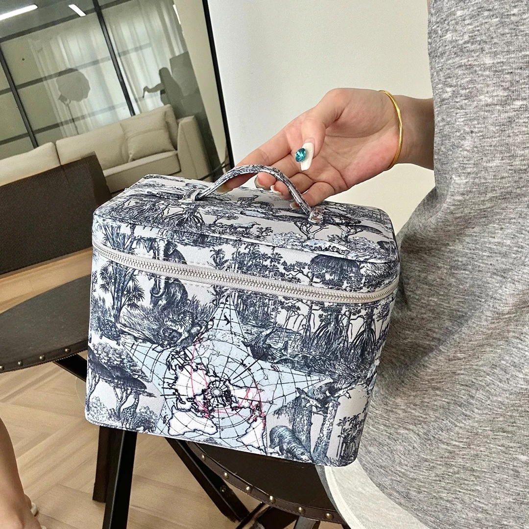 

NIGO Canvas Embroidery Handbag Fashion Trend Cosmetic Bag With Mirror Box Bags Ngvp #nigo8632