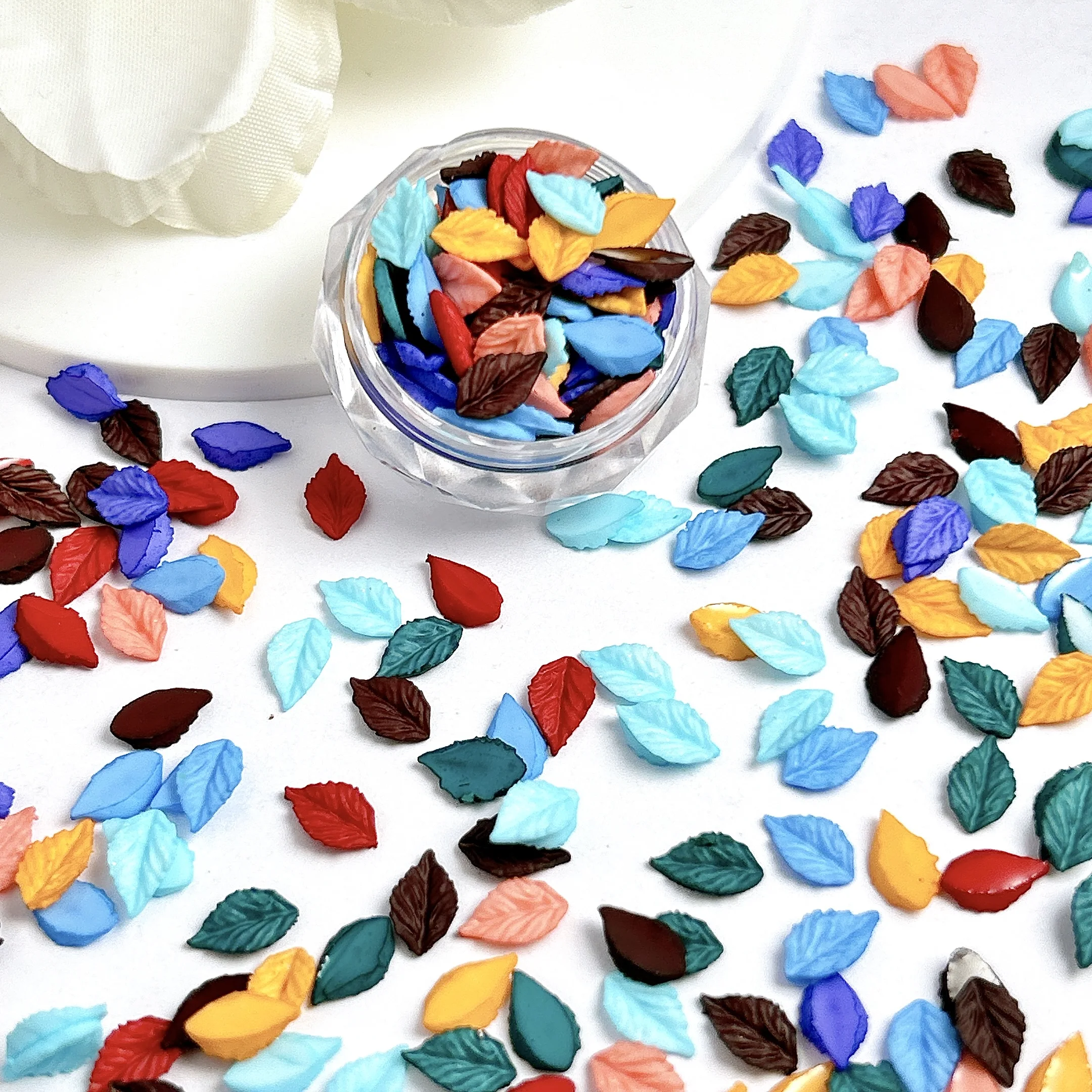 60 個ミニマリスト発光模擬葉ネイルアートデコレーション複数の色かわいい葉樹脂ネイルチャーム DIY 電話ケース爪