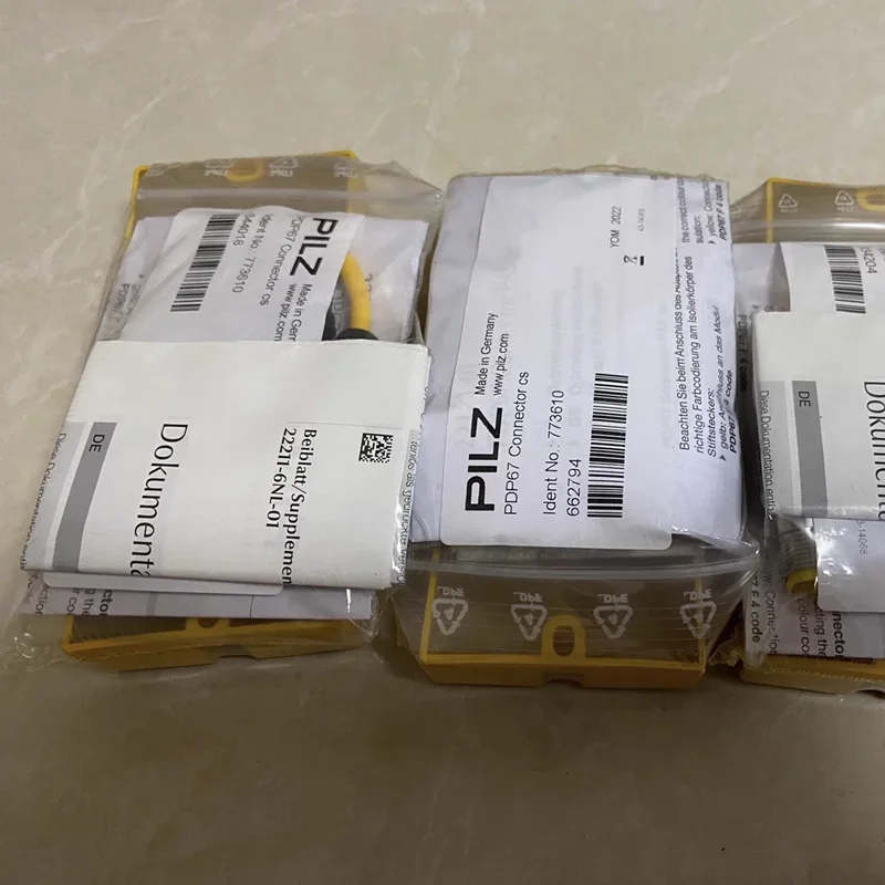 

Free Shipping PILZ Modules P0P67 F4 Code 773603 New Original