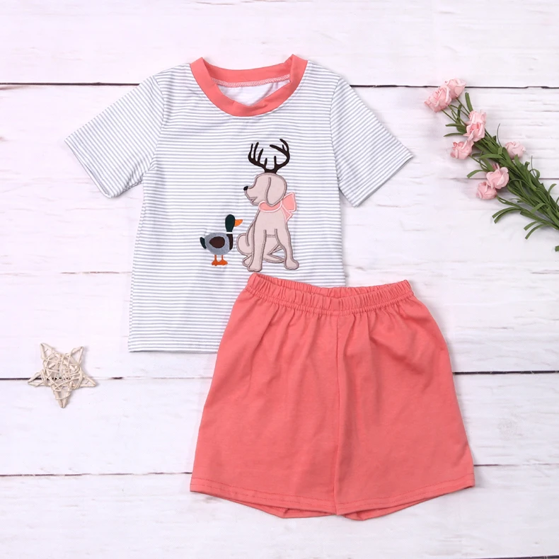 

Baby New Cotton Short Sleeved White T-shirt Set Red Round Neck Puppy And Duck Embroidery Boy Top Clothes And Red Shorts Suit