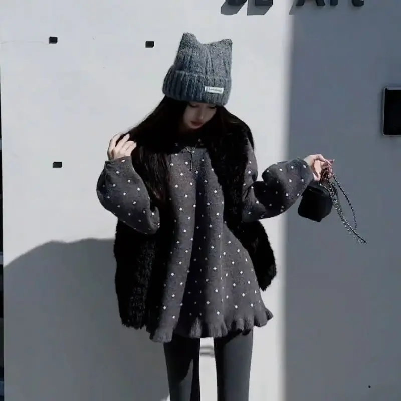 

Women's Winter Polka-dot Fungus-edged Knitted Sweater Loose Thickened Inner Base Layer Top