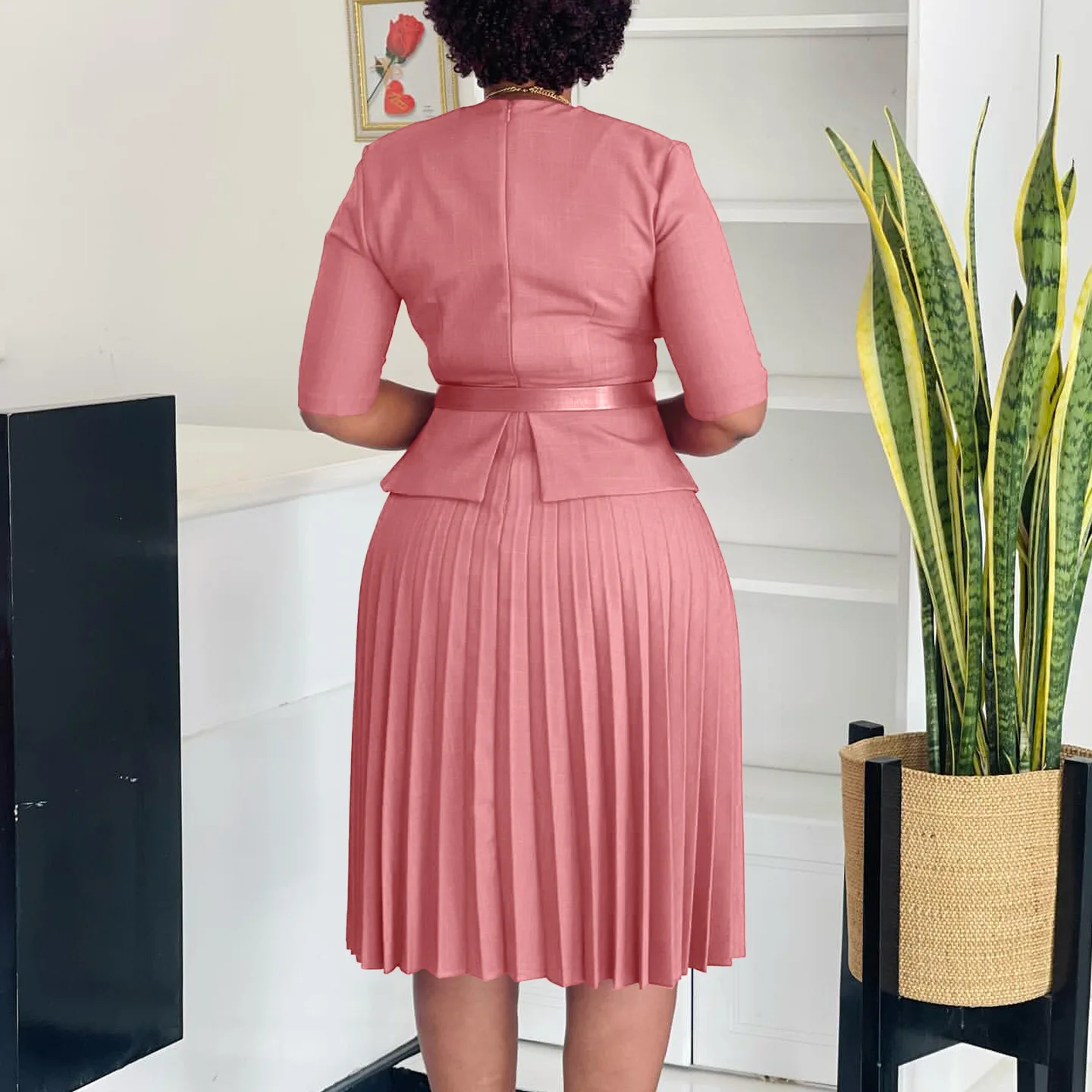 Women's 2024 new fashion plus size temperament commuter V-neck pleated dress