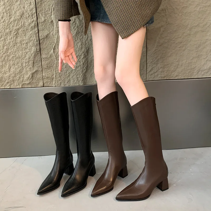 

Высокие сапоги на каблуке с эластичной вставкой для широких икр, зимние теплые модные сапоги в корейском стиле с острым носком для женщин больших размеров