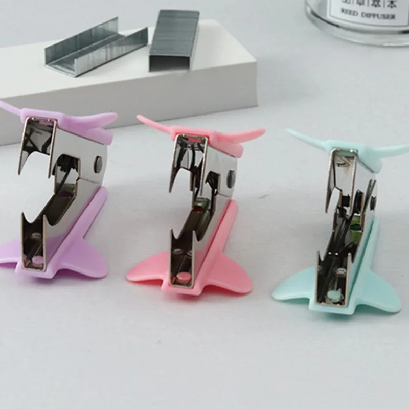 Random Colors Office Desktop Staples Stapler Remover Stationery Tools Staple Remover for Office Desk Accessories