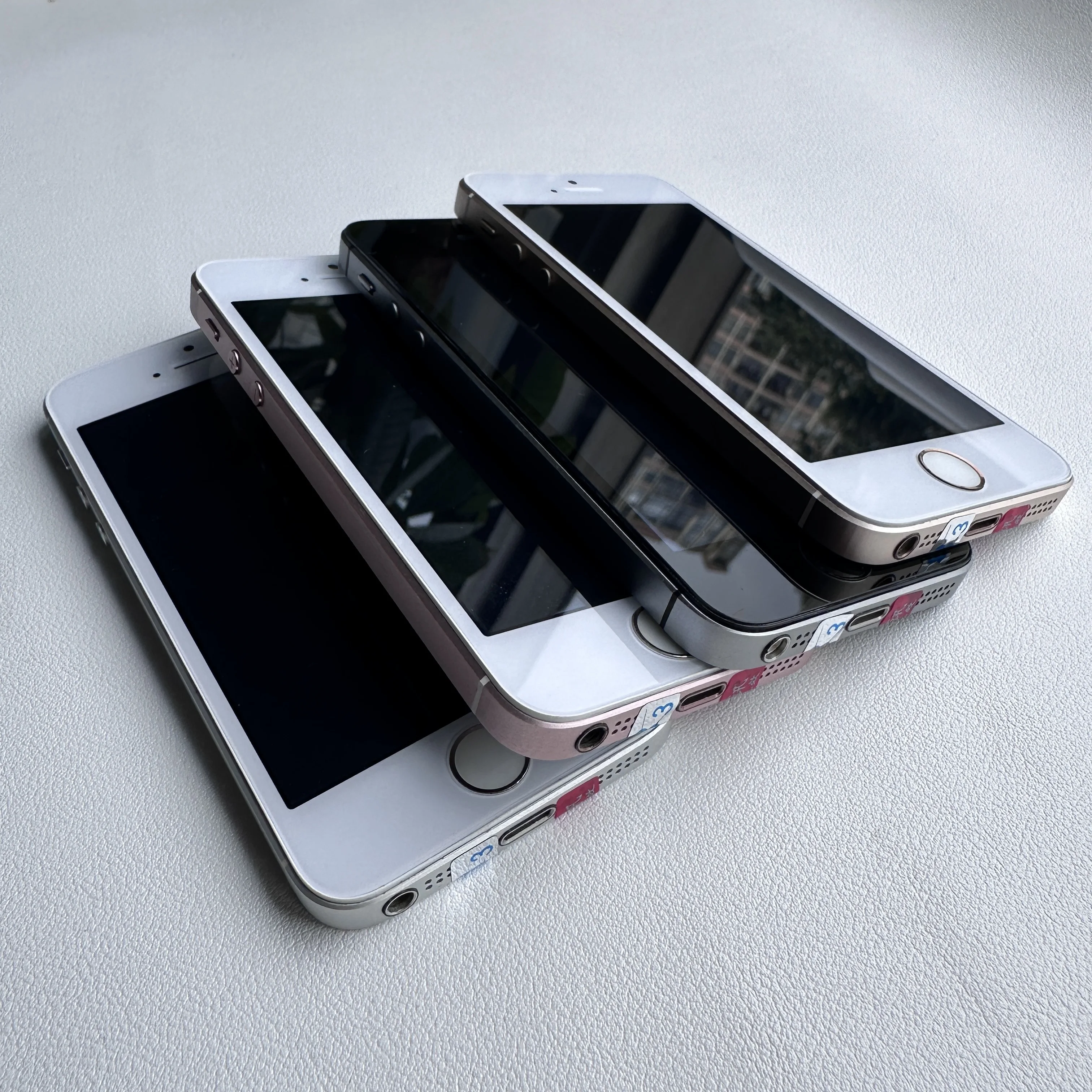 Teléfono móvil Original Apple iPhone SE 16/32/64/128GB ROM 2GB RAM Dual Core 4G LTE 12MP iOS Smartphone Touch ID desbloqueado