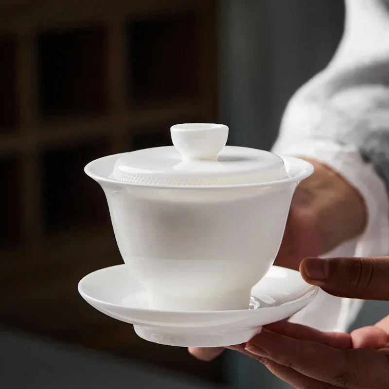 Ovelha Gordo Jade Porcelana Branca Gaiwan 360 °   Tigela de chá filtrada com design anti escaldante, xícara de chá de cerâmica única, conjunto de chá Kung Fu