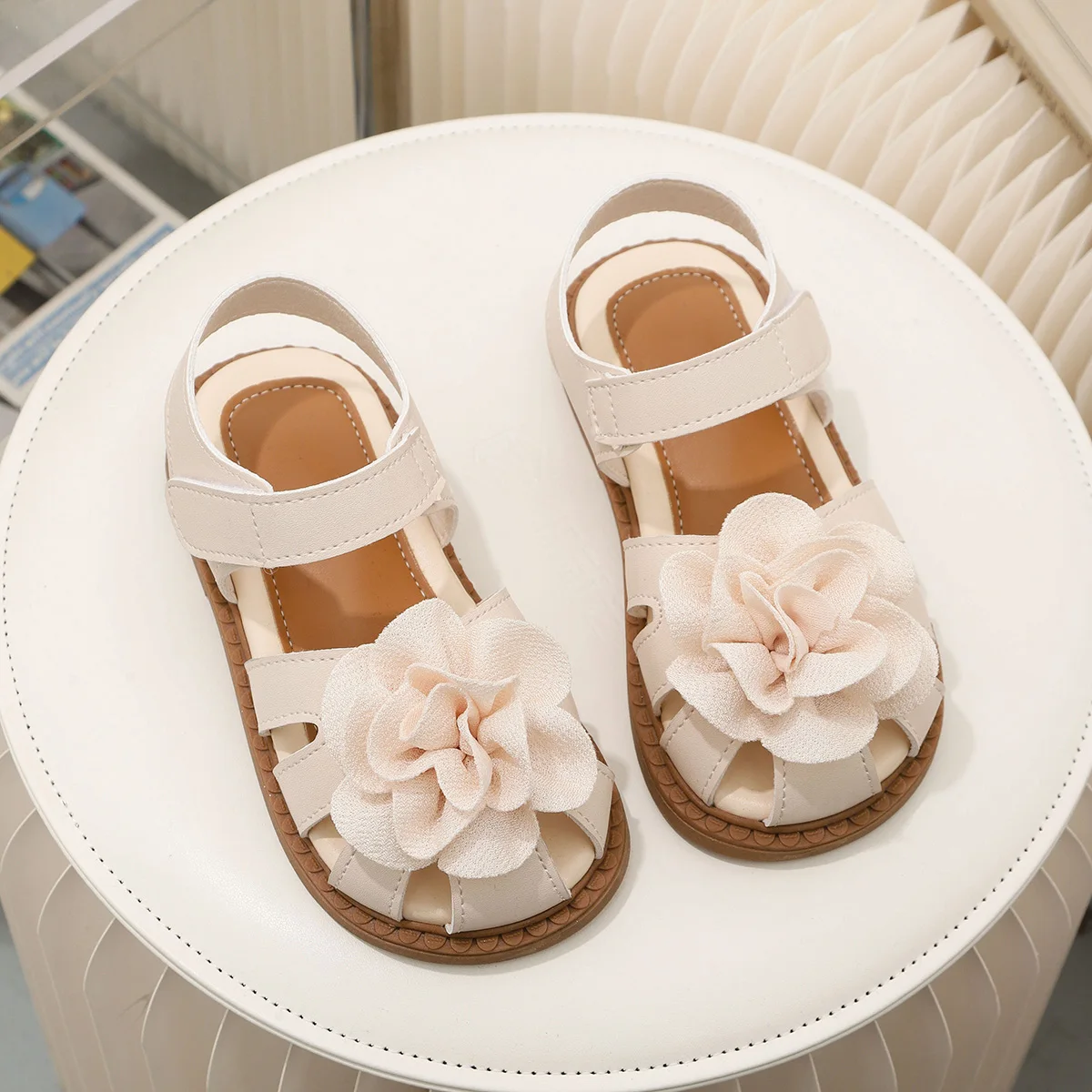 Toddler Girls Floral Leather Cage Sandals 2026 New Summer Kids Vacation Beach Sandals Non-slip Trendy Princess Girls Party Flats