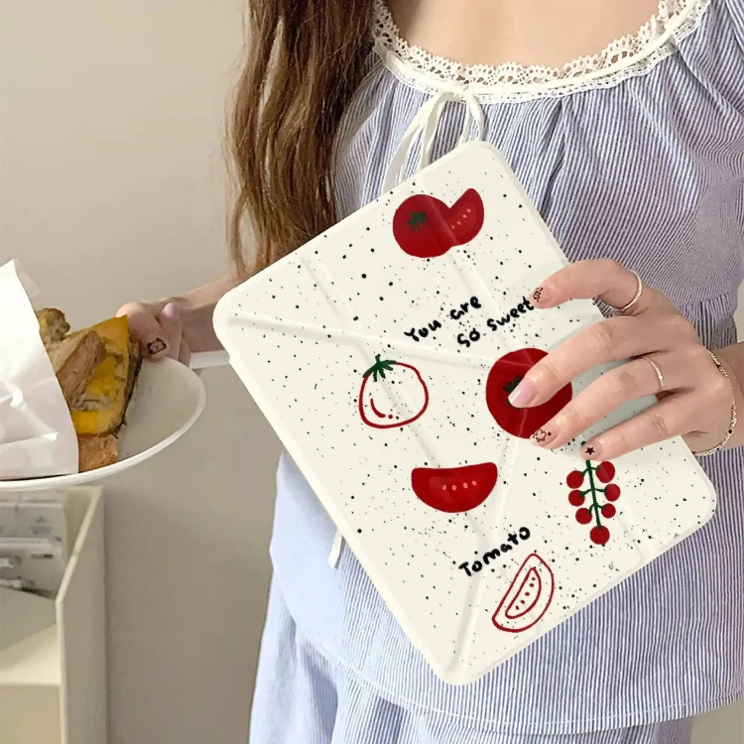 

Минималистичный чехол для iPad с дизайном «Красный томат» и эффектом чернильных брызг для iPad 11, Air 7, 6, 10 и Mini 7 (10,9 дюйма), противоударный чехол Y+ Fold с отсеком для стилуса