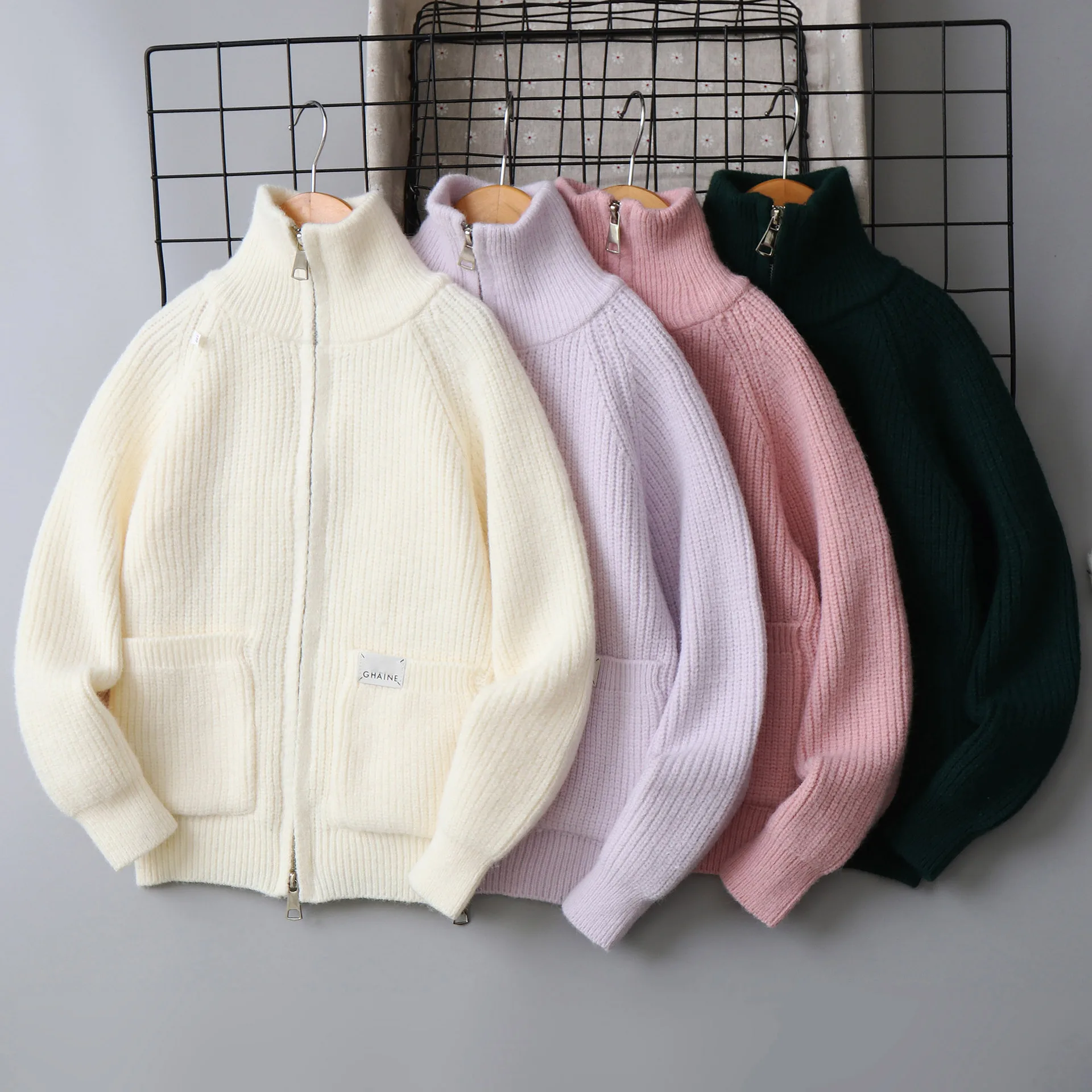 

Fashion and Leisure Style Stand Collar Boys' Sweater Kids 2024 New Autumn and Winter Children's Comfortable and Soft Sweater