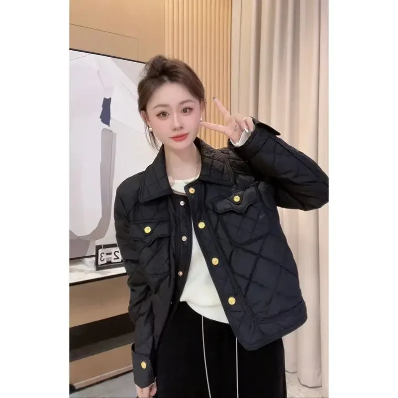 가을 겨울 다운 코튼 코트 퀼트 재킷 버튼 여성 의류 트렌드 디자인 아우터웨어 따뜻한 상의 블랙 화이트 얇은 파카