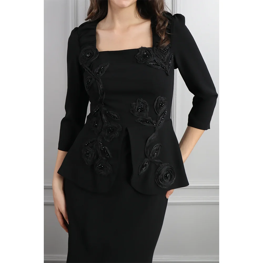 ชุดราตรีสีดำคอเหลี่ยมแบบสั่งตัด  ชุดออกงานหรูหราสำหรับงานพรอม ประดับด้วยลูกปัด  ชุดราตรีงานพรอมยาวระดับชา ปี 2025