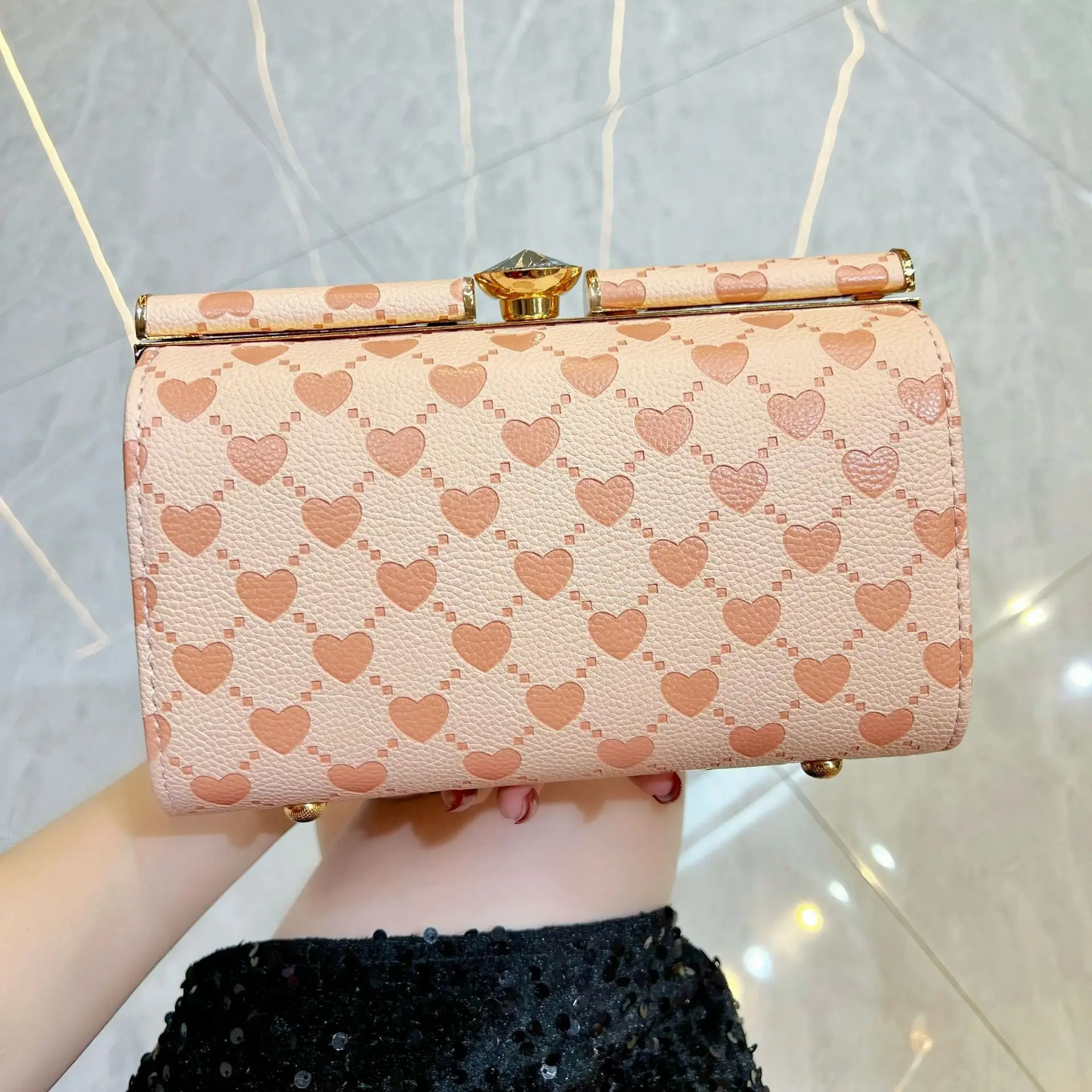 Simple Women's Armpit Bag, High-End Sense, Large-Capacity Commuter Women's Bag, Box Bag, Fashionable Messenger Shoulder Bag.