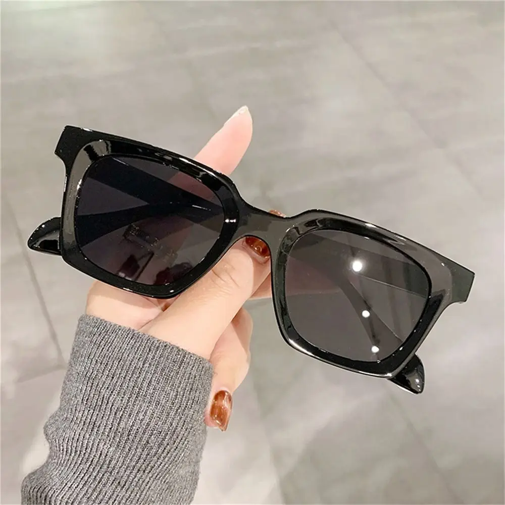 Vintage Striped Temples Double Color Sunglasses Classic Trendy Designer Style Shades Square Sun Glasses for Women