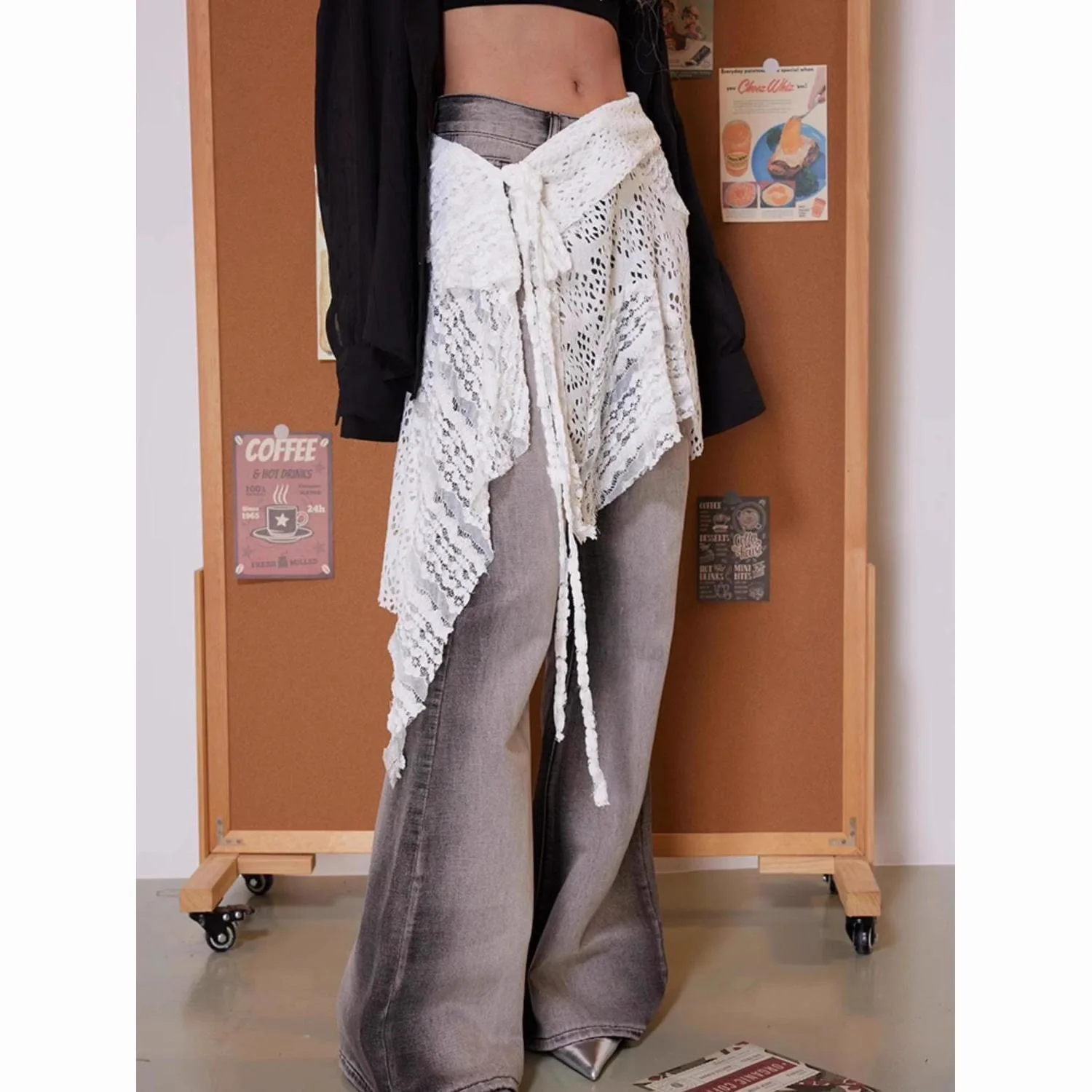 

2026 Fashion White Street Romantic Spicy Girl Lace-Up Foldable Skirt Women's Hollow Lace Flower Edge With Apron