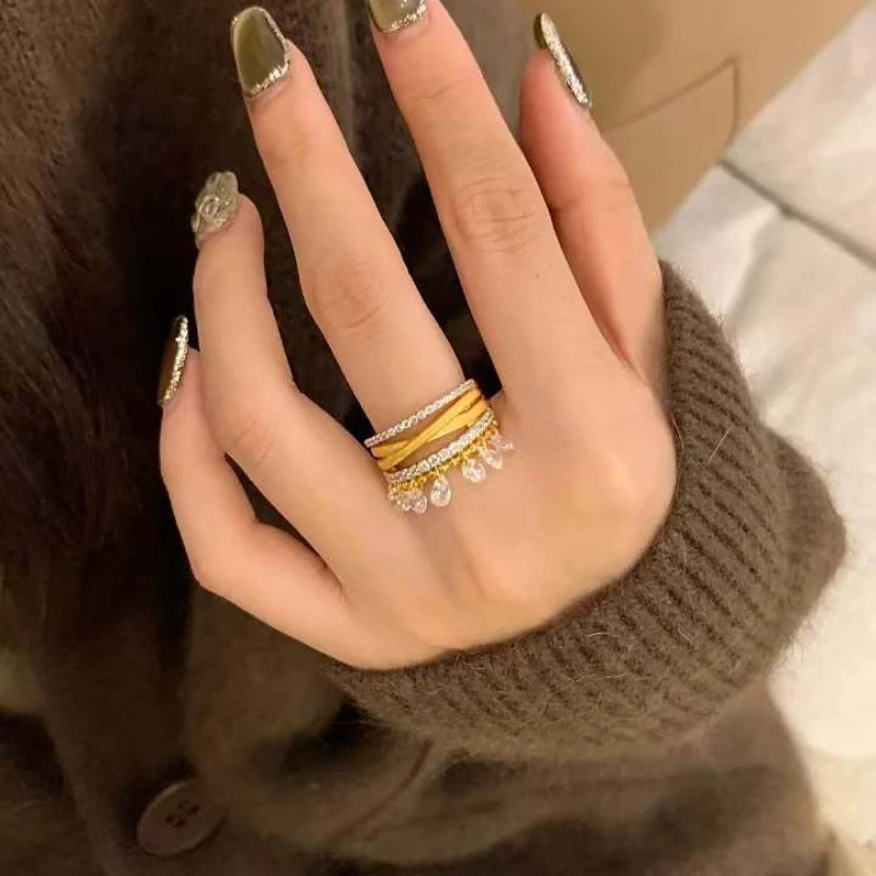 Elegant French Vintage Inspired TripleArm Ring with Flowing Tassel Design Diamondlike Embellishments for Fashion Accessory
