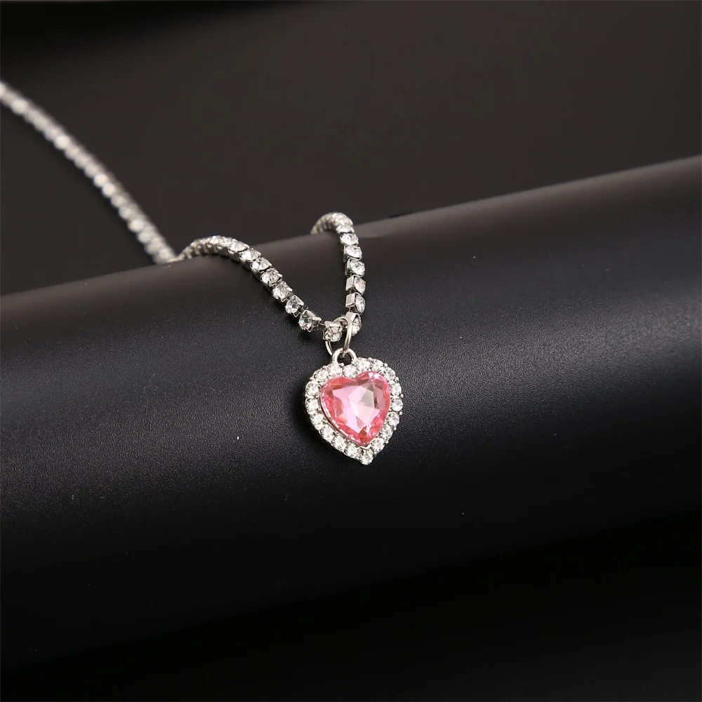 Modische Acryl-Zirkon-Kettenkette für Frauen, Rosa Kristall-Herzanhänger-Halskette, Schlüsselbeinkette für Damen, Schmuck – Detail 3