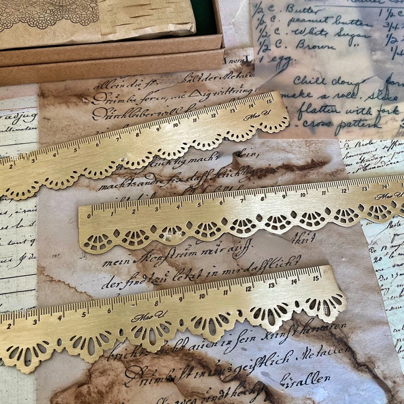 

Creative Brass Lace Ruler Retro Bookmark Exquisite Book Decoration Cute Shot Props School Office Supplies