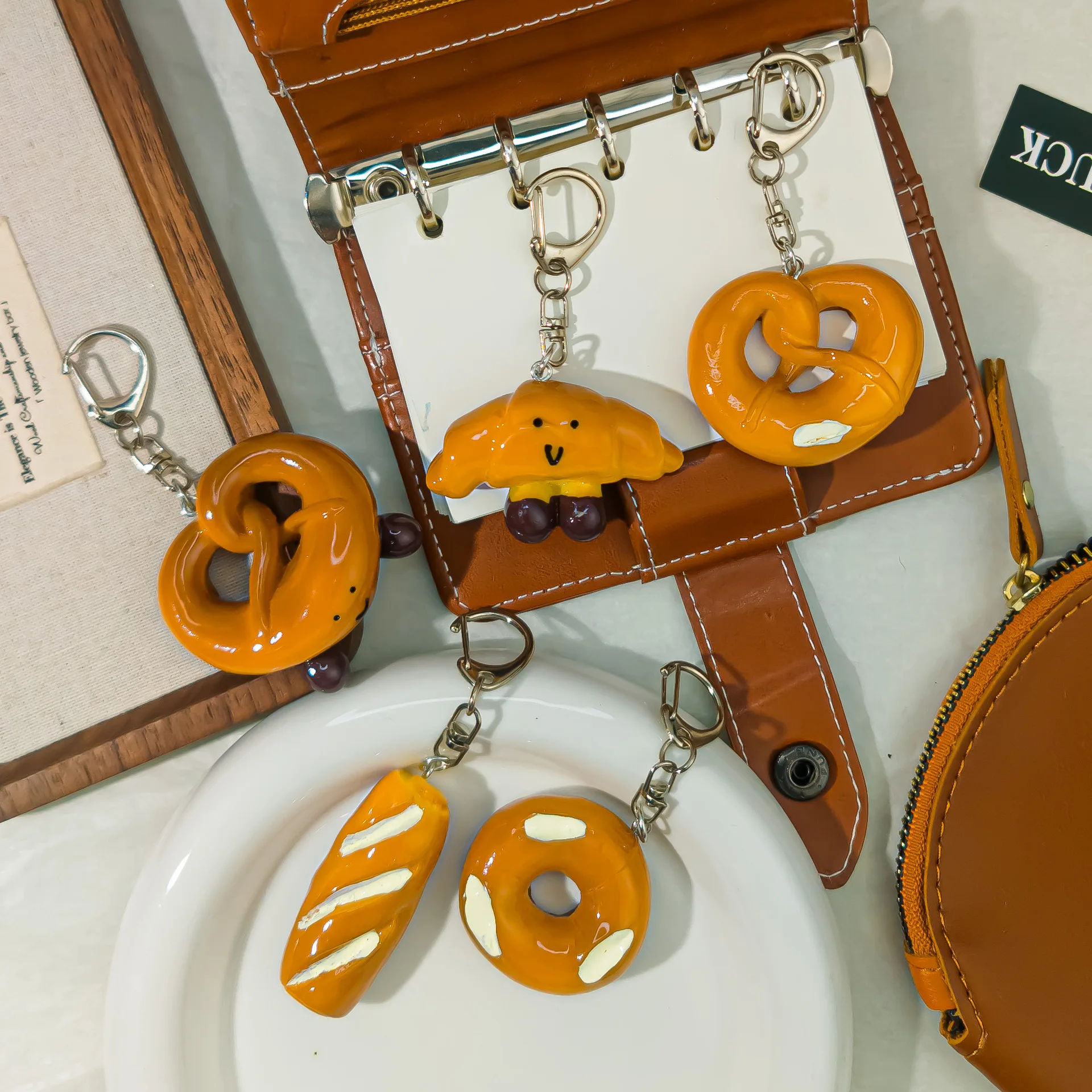 

Cute Bag Charm Bread Keychain Resin Simulated French Baguette Keyring Baking Soda Bread Creative Hanging Decoration Gift