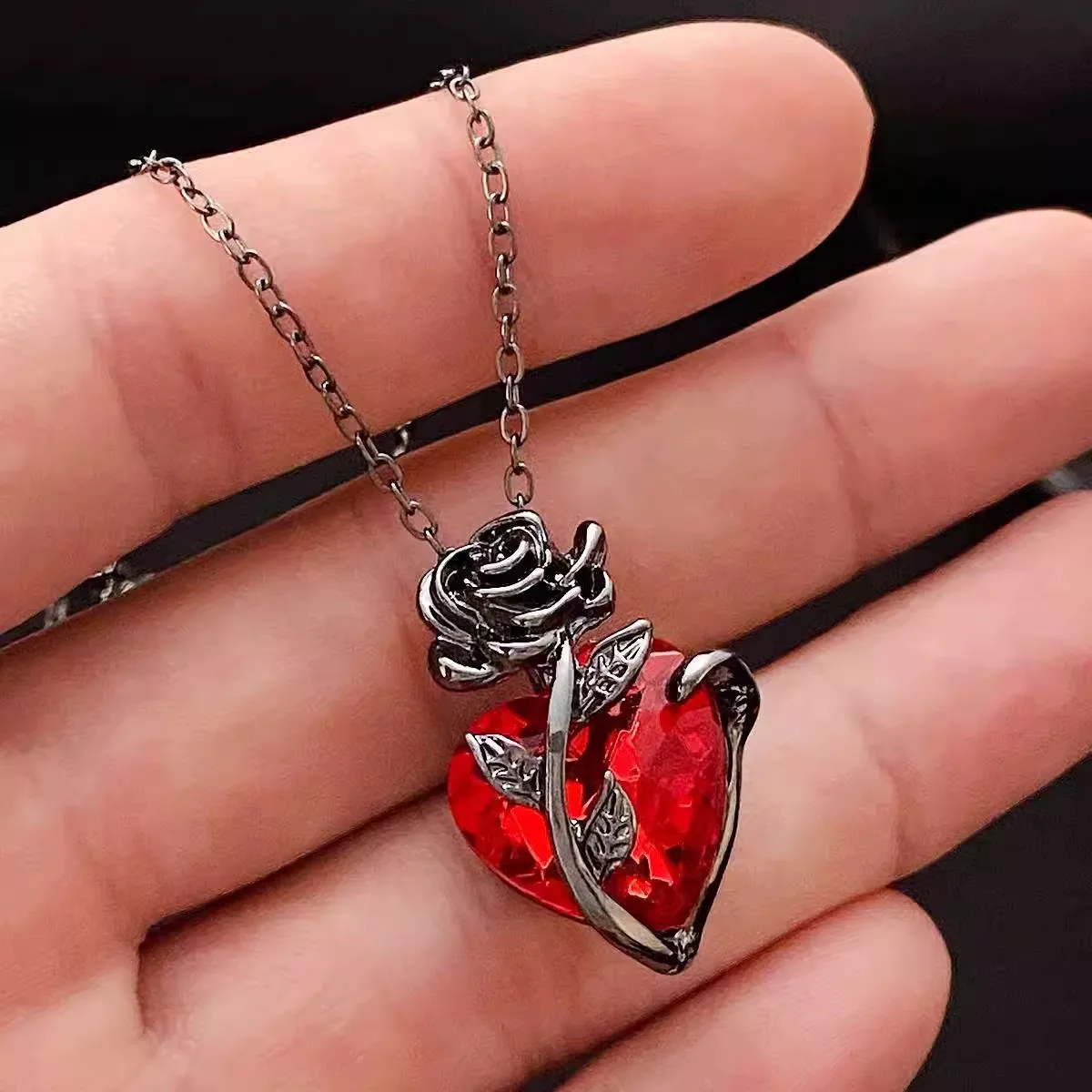 Gothic Red Rose Love Necklace Women's Y2K Grunge Jewelry Dainty Silver Color Tonebloody Human Heart Pendant Personalized Gifts