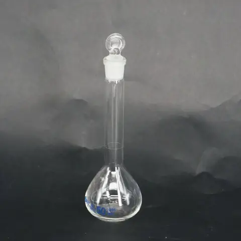 유리 마개가 있는 50ml 등급 실험실 유리 액체 부피 플라스크
