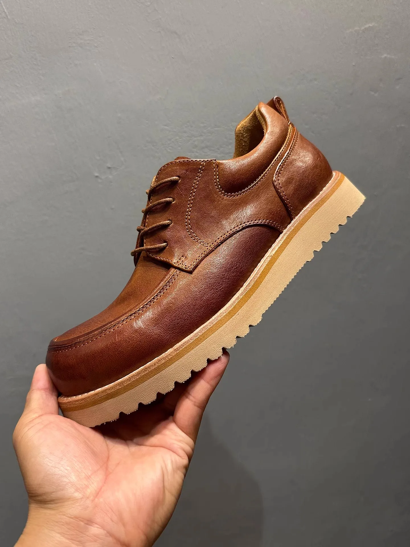 

HQHCCID Men's Retro Casual Work Boots Handmade Thick-Sole Leather Shoes Low-Top Horsehide Footwear for Everyday Comfort