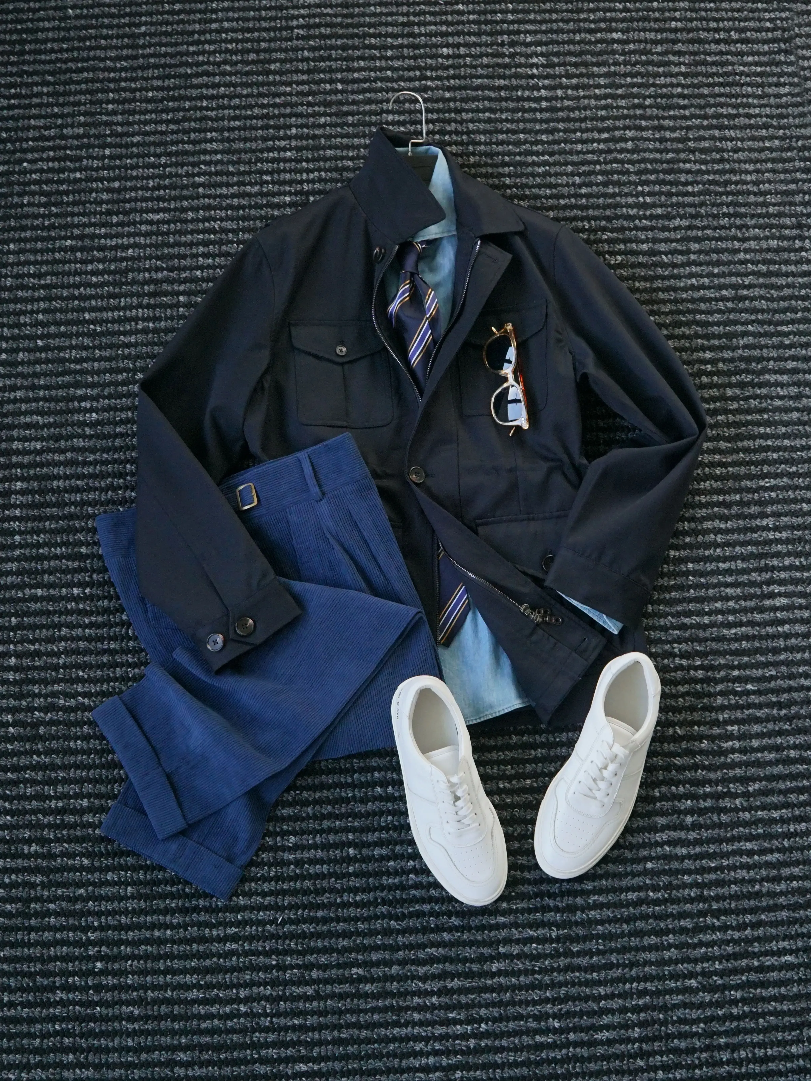 

Spring and Autumn New Men's Jacket, Fashionable Casual Lapel Commuting Drawstring Jacket