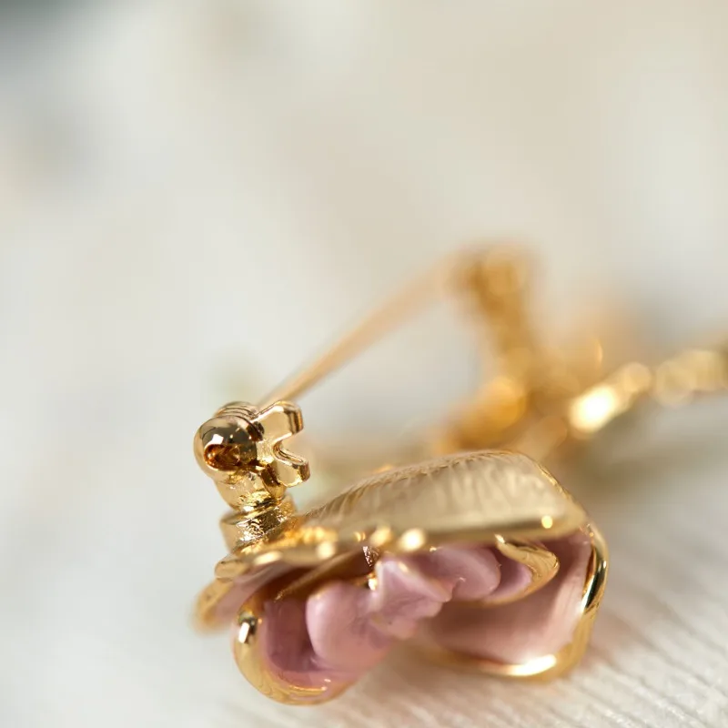 Vintage Garden Series Ultra-Gentle Pink Rose Flower Vintage Fine Enamel Drop Glaze Brass Gold Plated Brooches for Women Luxury