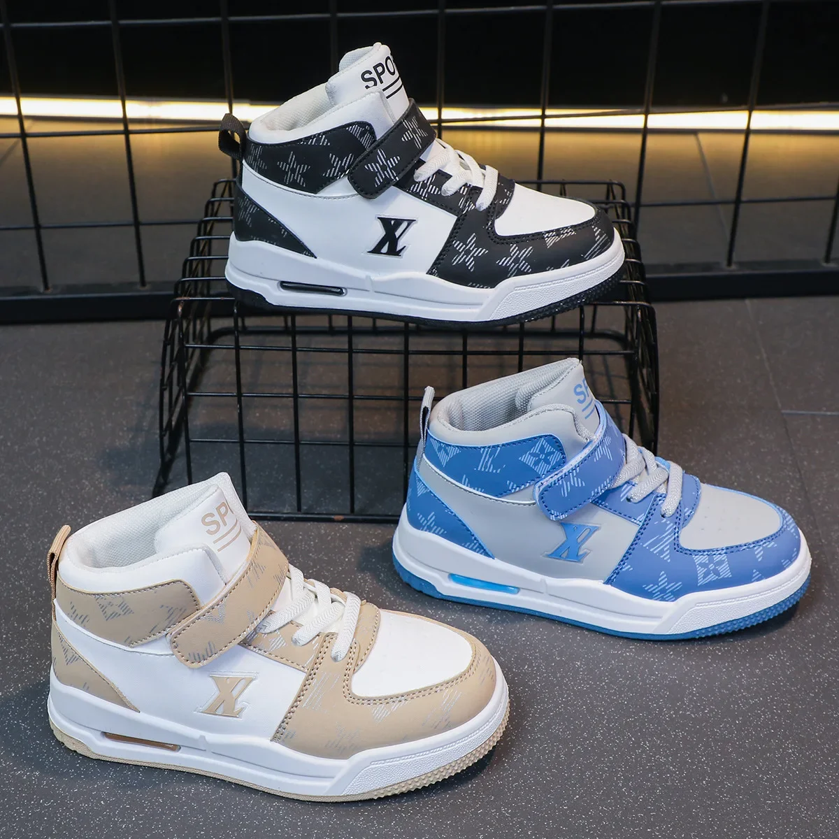 

Children's high top board shoes are breathable wear-resistant solid color versatile girls' casual shoes boys' sports shoes black